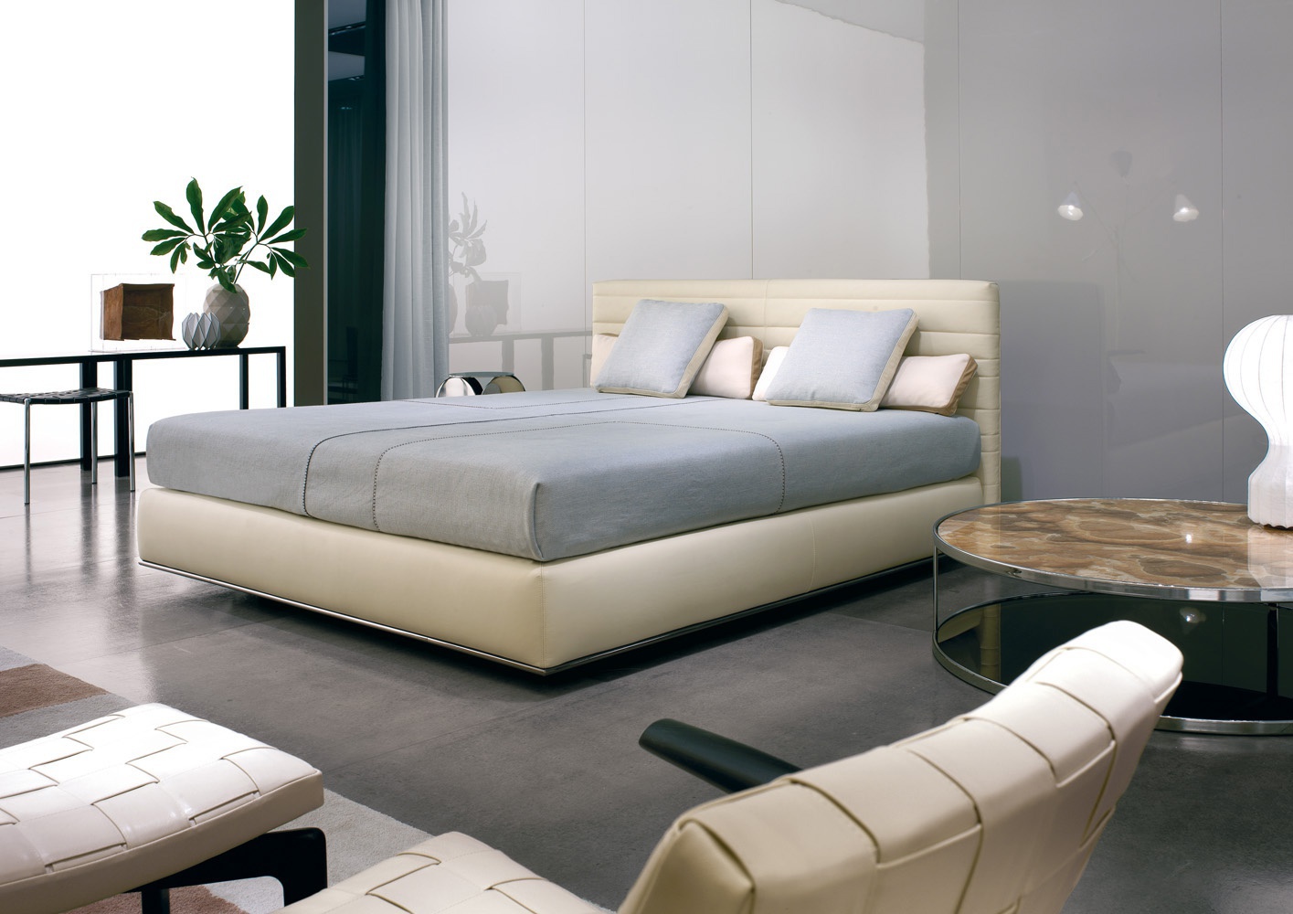 The Hamilton Bed, Minotti Luxury furniture MR
