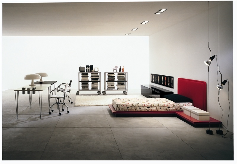 The rack on the frame of aluminum Tazebao, Lema