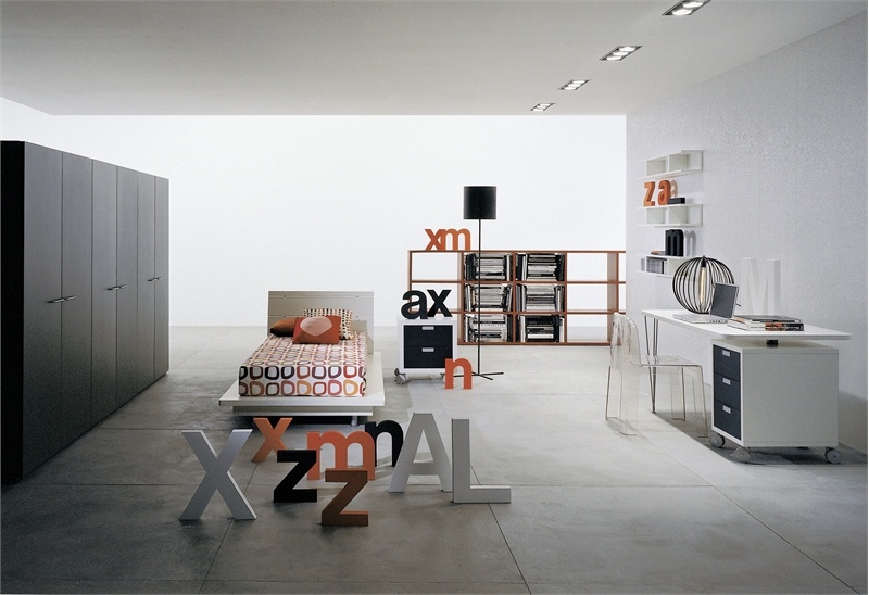 The chest of drawers bedside Tazebao, Lema