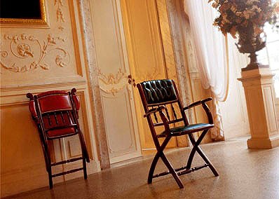 Folding chair with armrests Auditorium, Mascheroni