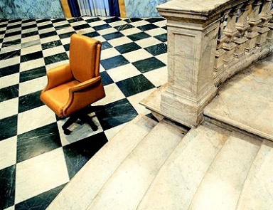 The chair of the working rotating leather upholstered G. 7 Conference, Mascheroni