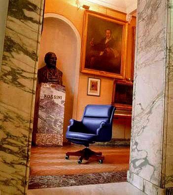 The chair of the working rotating leather upholstered G. 8 Conference, Mascheroni