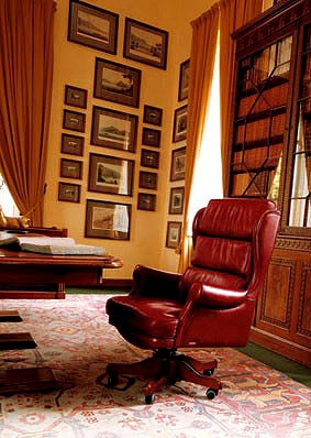 The chair of the working rotating leather upholstered Giubileo / Giubileo 135, Mascheroni