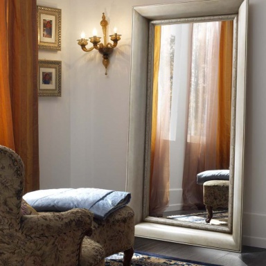 floor standing mirror