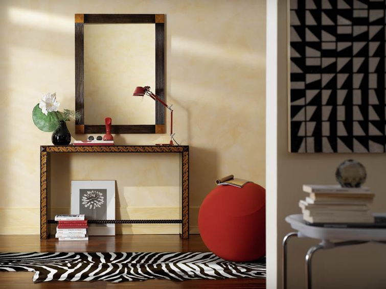 The console on high legs, PREGNO