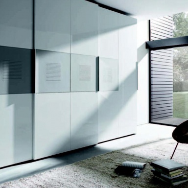 Metropolitan Walk-In Closet