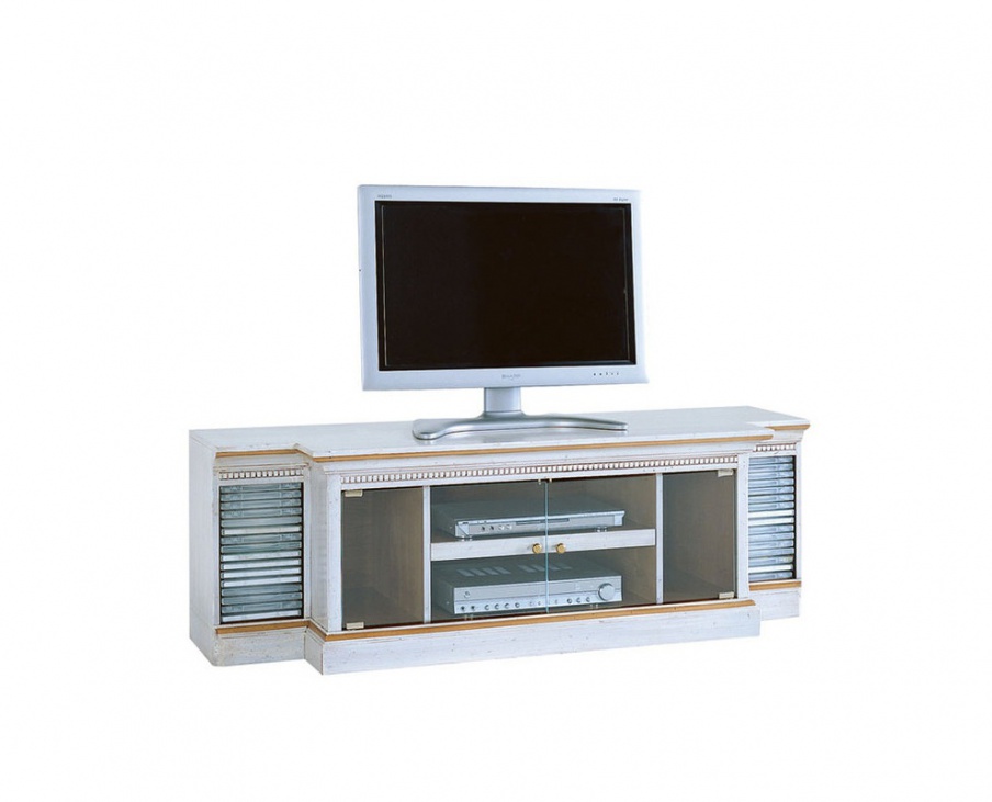 A Cabinet for the TV Arena, Selva 