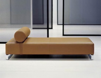 Daybed on a wooden frame upholstered in leather or fabric Ginevra, Moroso