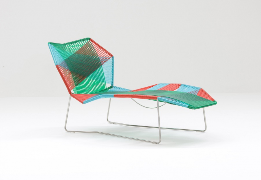 The bed on the frame of steel tubes Tropicalia, Moroso