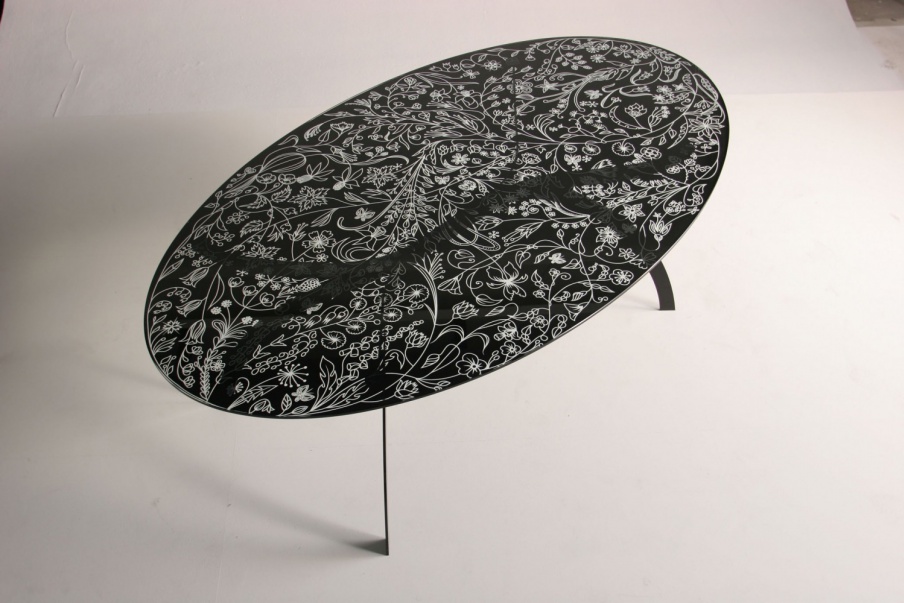 The oval table on a steel base, Collection Tord Boontje, Moroso