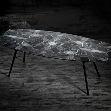 The Pylon Chain Glam Table