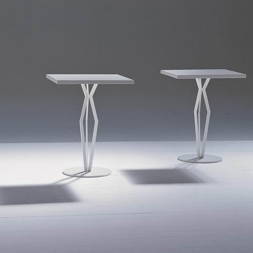 Table on the basis of steel Village, Moroso