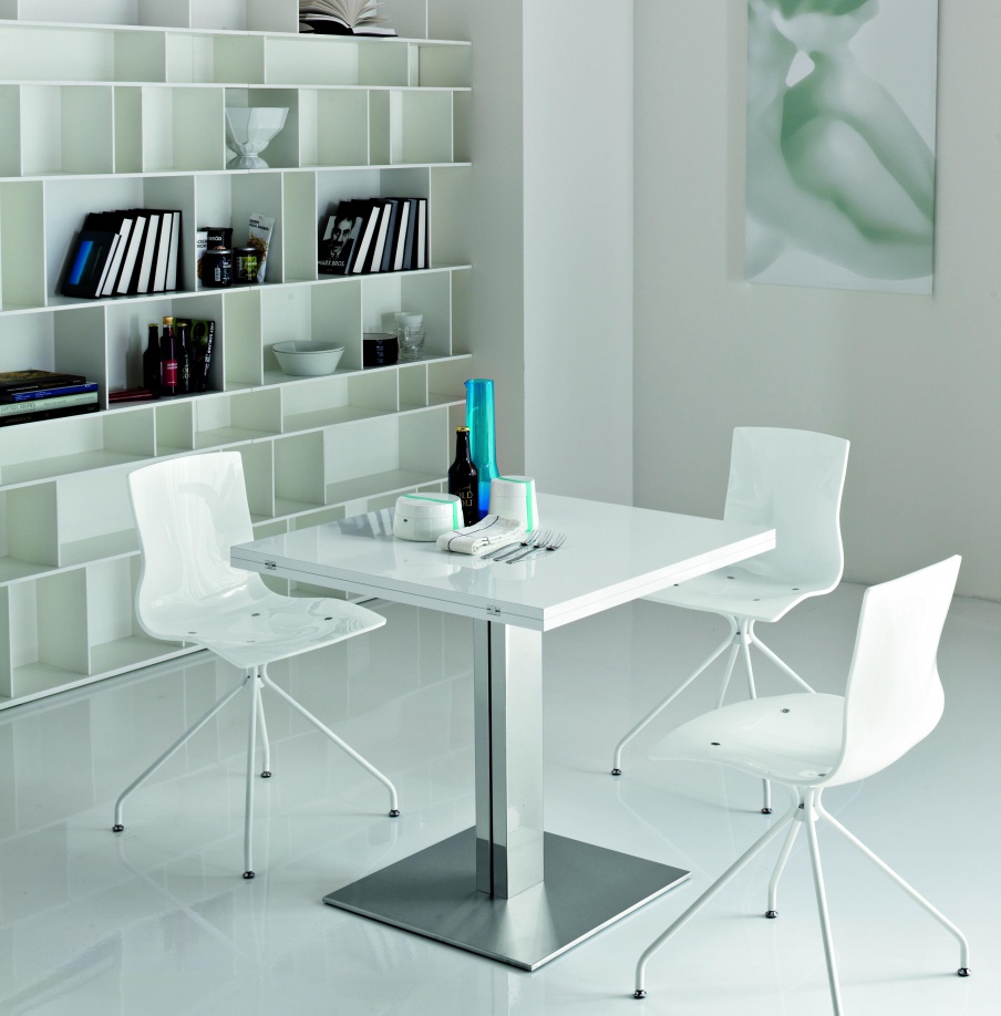 The folding table on the basis of steel Elvis Turn, Cattelan italia