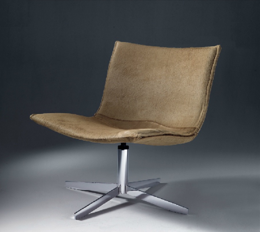 The chair frame is made of chrome plated steel upholstered in leather or fabric Beverly, i4Mariani