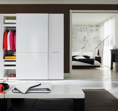 Dressing room with glass doors Cineline, Ligne Roset