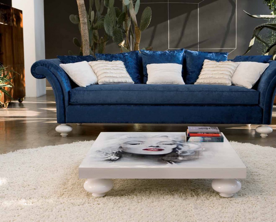 Three-seater sofa on a frame of solid wood Egoist, Moda