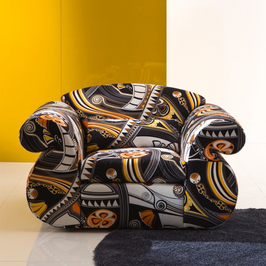 Armchair upholstered Regina di Cuori, Moda