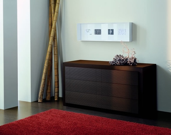 The drawers are finished with wood veneer Cannette', Pescarollo