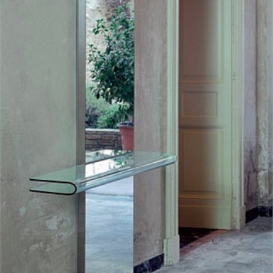 The mirror Let me see