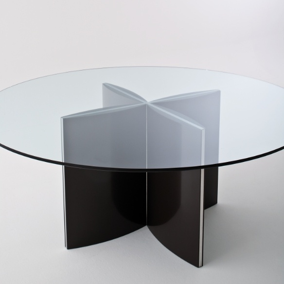 Eva dining table, Gallotti & Radice
