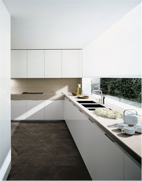 Set for the kitchen made of solid wood with working area of natural ...