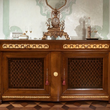 set for the dining room Mobili