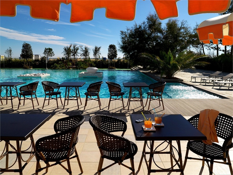 Table Asola, Varaschin