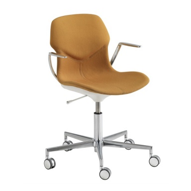 The Stereo chair Armchair with castors