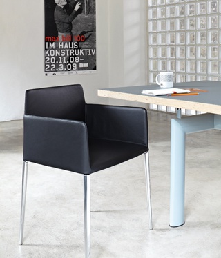 Chair with armrests, armchair Soap - Desalto