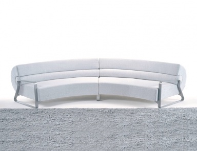 The sofa is modular, Bubba - Giovannetti