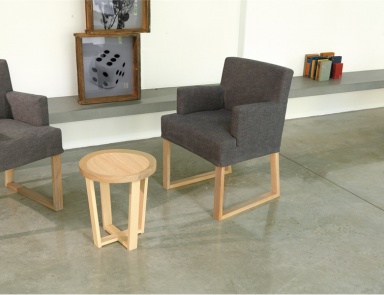 Cornelia Armchair, Vibieffe