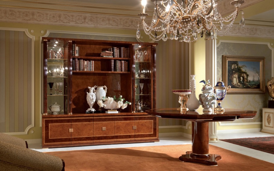 Showcase in solid wood lacquered Magna Plus , Turri