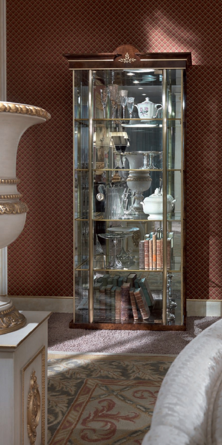 Showcase in solid wood and glass Аrcade Millennium, Turri