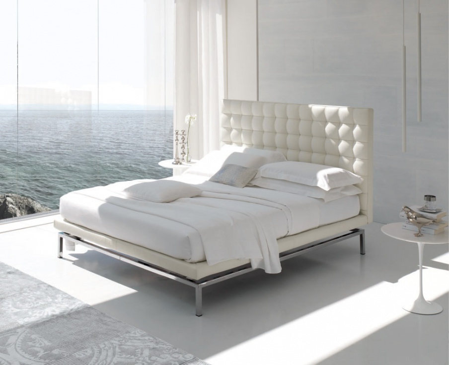 The Bed Boss, Alivar