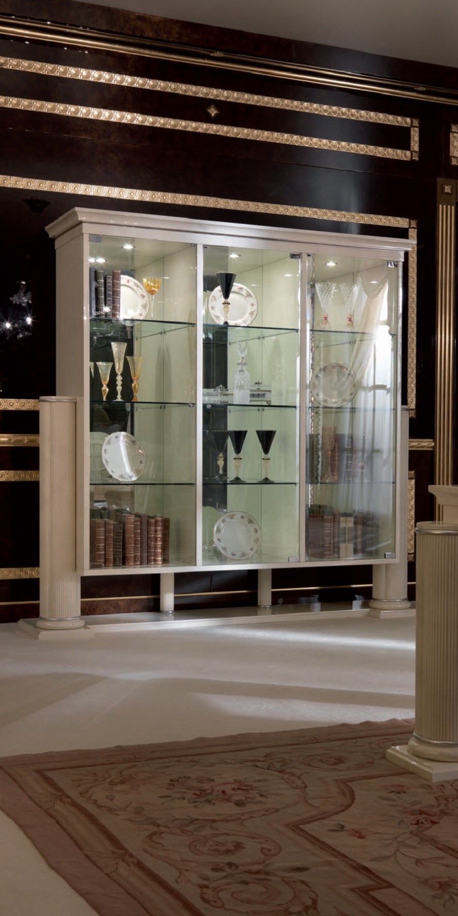 Vitrines solid wood and glass Roma Turri