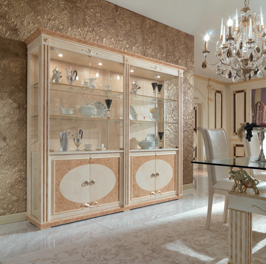 Showcase in solid wood with glass doors and shelves Exedra, Turri