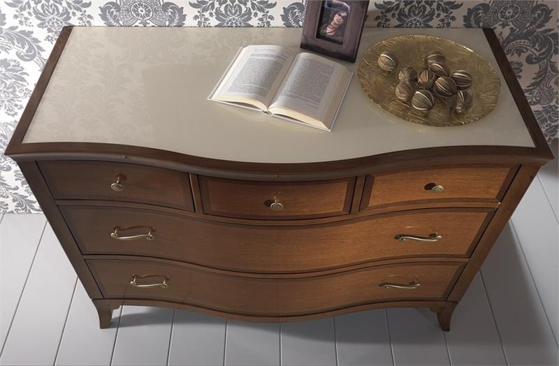 Tall dresser, at the stilema stand