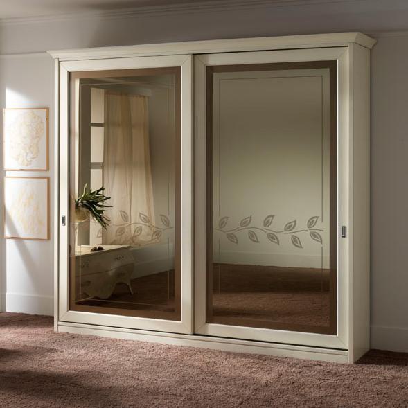 Wardrobe with sliding doors, at the stilema stand