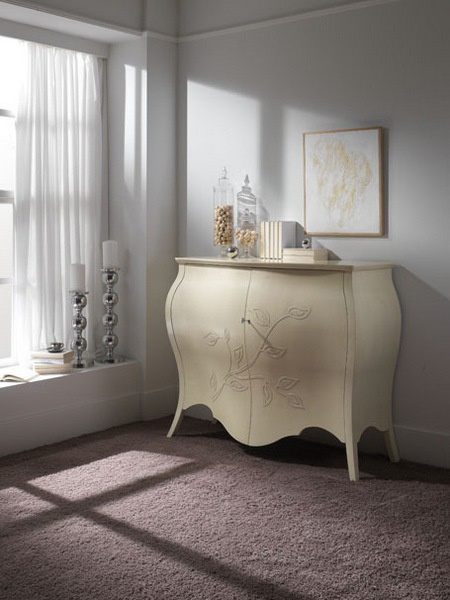 Cabinet on high legs, at the stilema stand