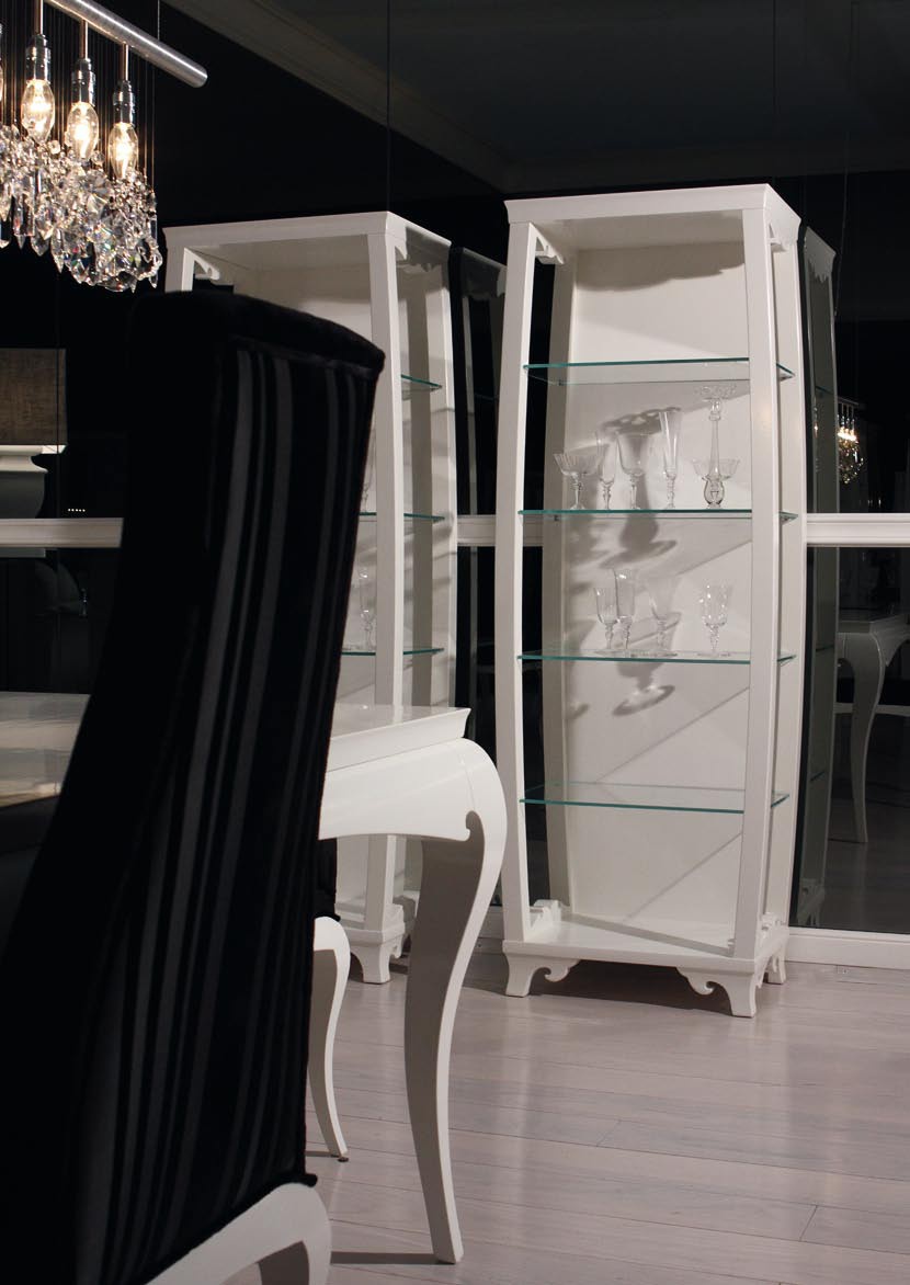 Showcase with a glass facade, Giorgio Piotto