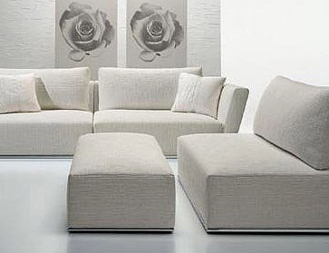 A chair without armrests, Les Italiennes - Saba Italia