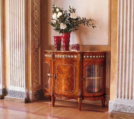 A chest of drawers on high legs, Elite Base - Minotti Luigi & Benigno