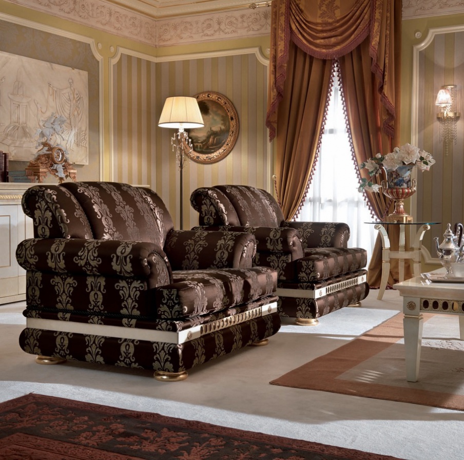 Chair made of solid wood Plus Embassy, Turri