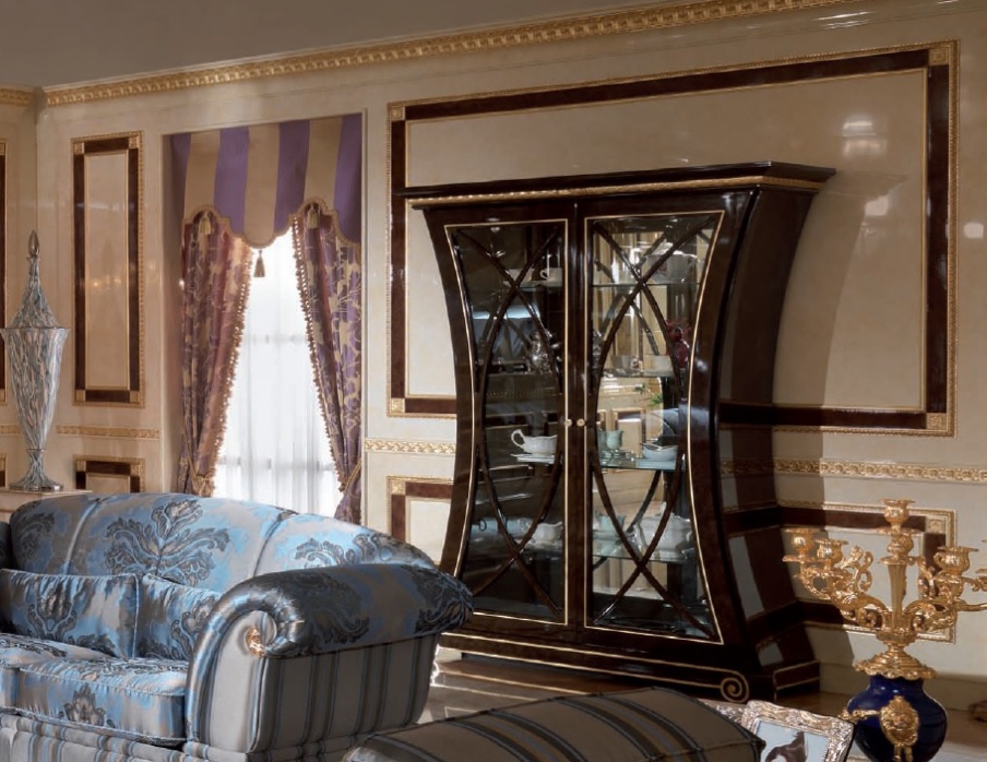 Showcase in solid wood and glass Doniss, Turri