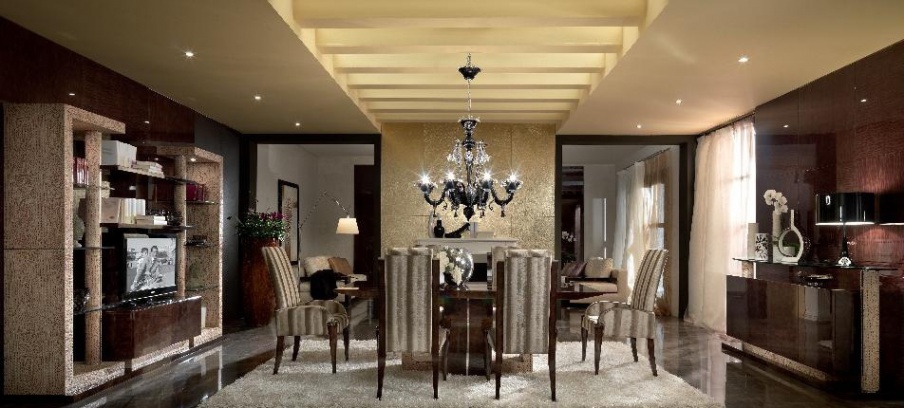 Chair with armrests, Turri