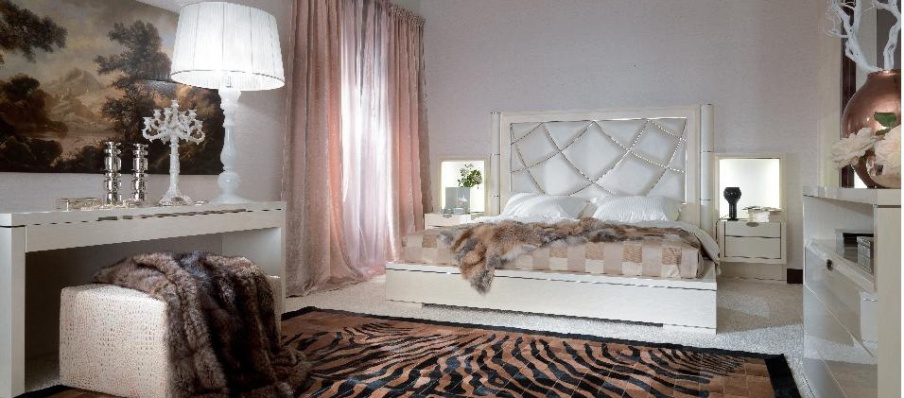 The dressing-table, Turri