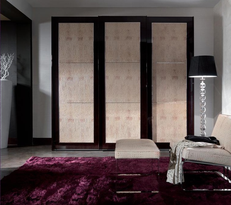 Wardrobe with three, Turri