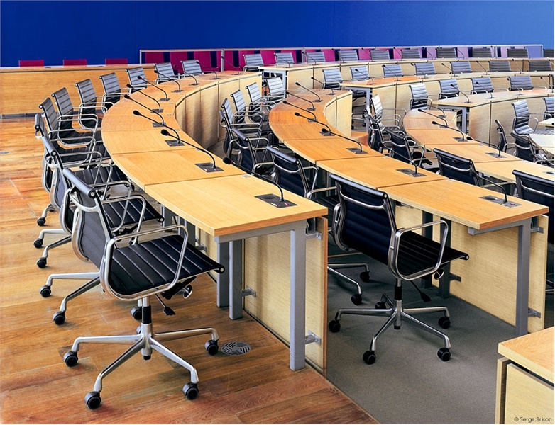 The Aluminium Group Chair, Vitra