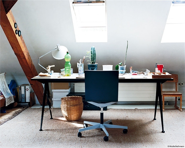 Dining table Compas, Vitra