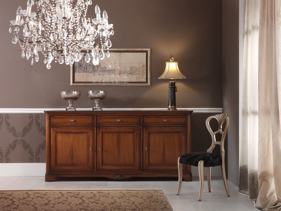 A low chest on legs, Busatto